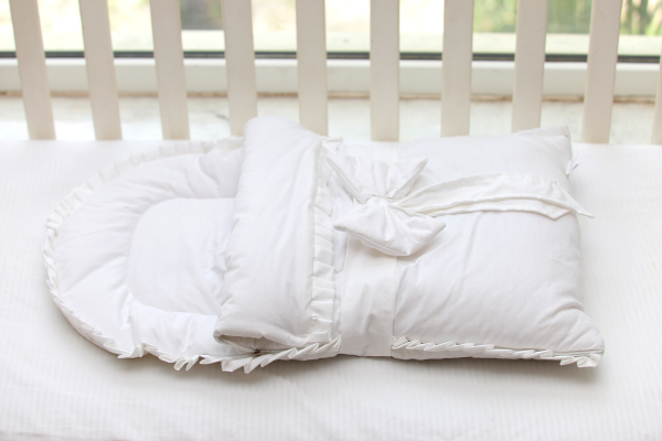 White Bow Tie - Sleeping Bag