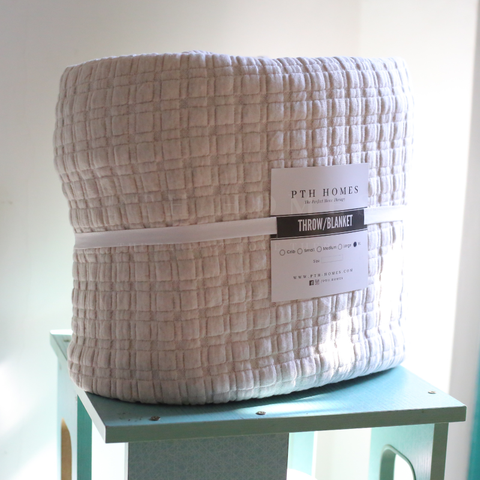 Checkered White - Coverlet Blanket