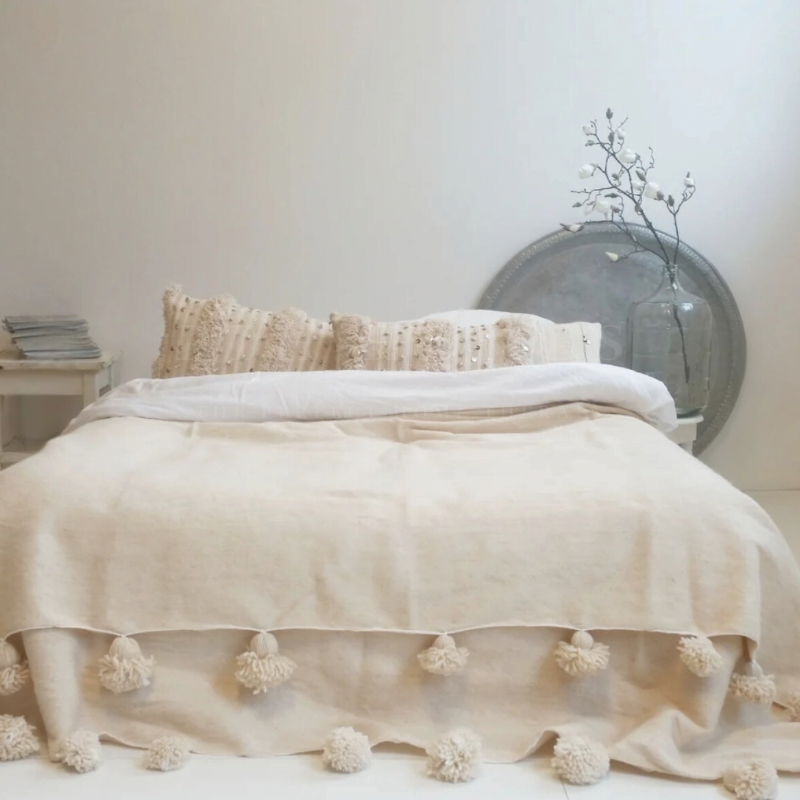 Moroccan - Pom Pom Throw (Natural)