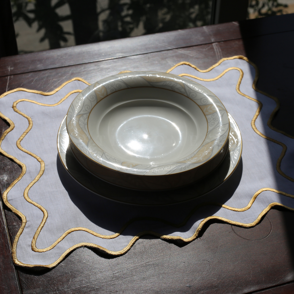 Bahama Palm - Embriodered Scalloped Tablemats (Solids)