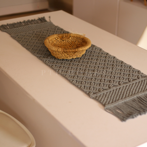 Macrame Table Runner (Grey Hitch)