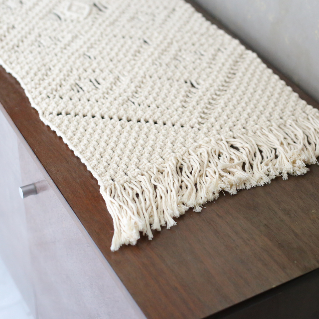 Macrame Table Runner (Classics)