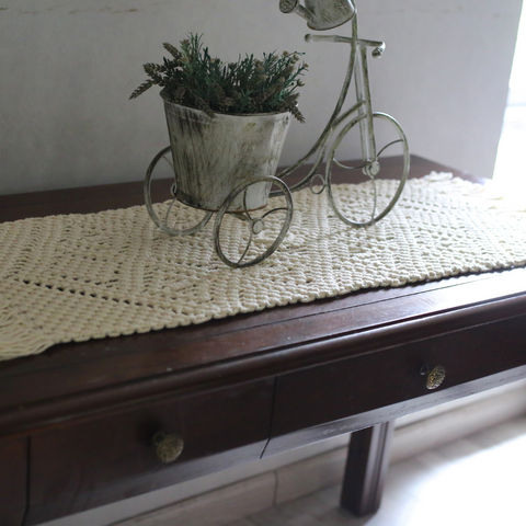 Macrame Table Runner (Classics)