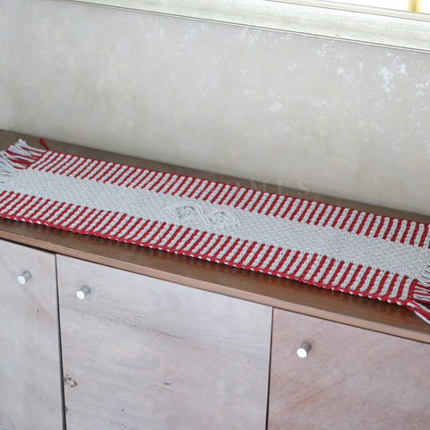 Macrame Table Runner (Grey Red)