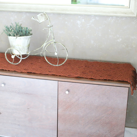 Macrame Table Runner (Brown)